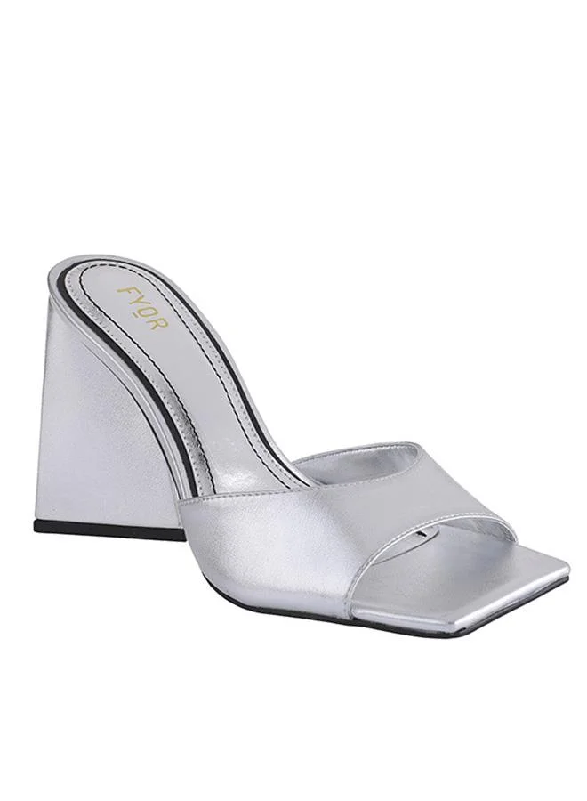 فايور Metallic Pyramid Heel Sandal BWR 021